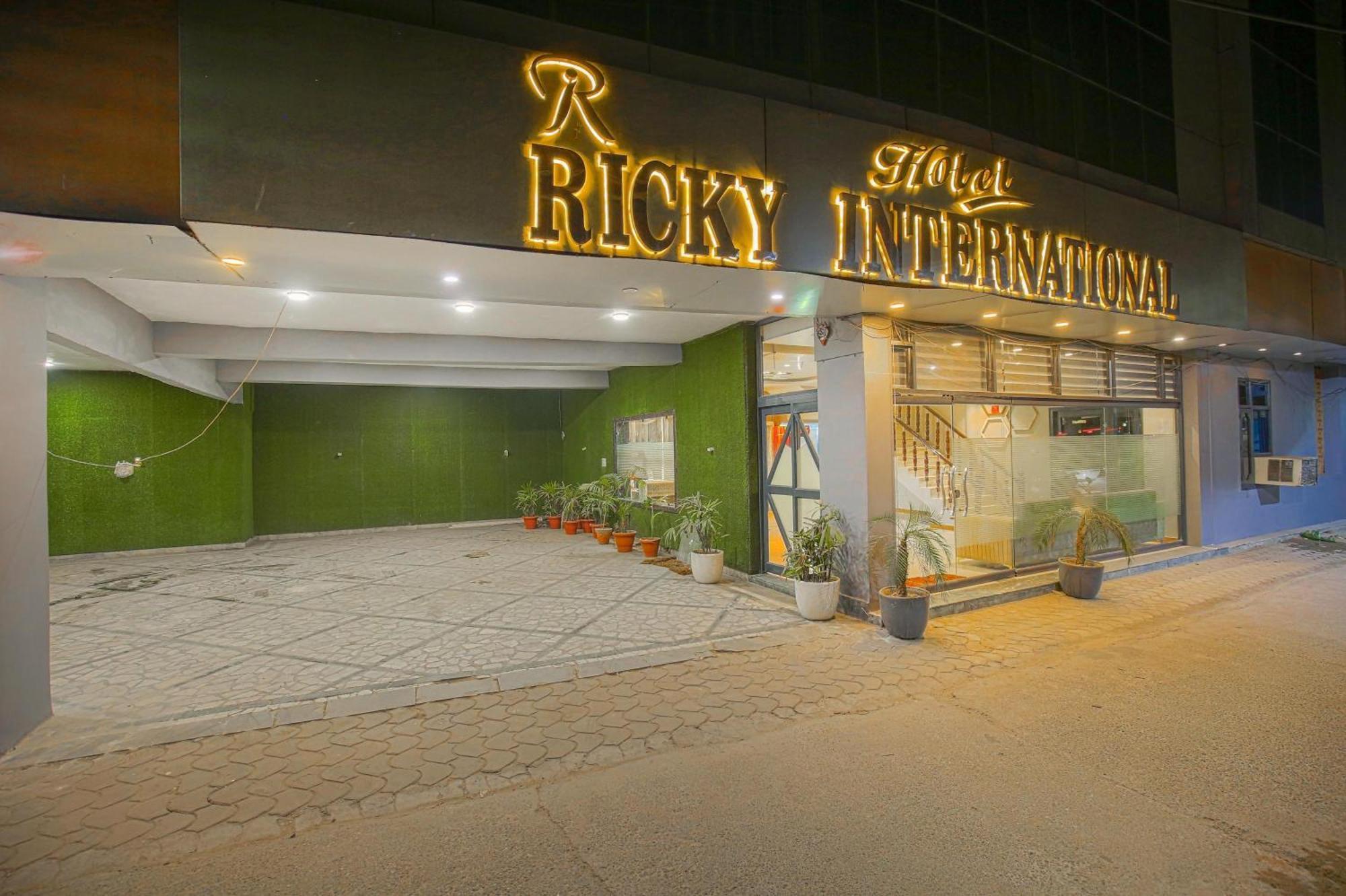 Hotel Ricky By Sahibs Group Amritsar Extérieur photo